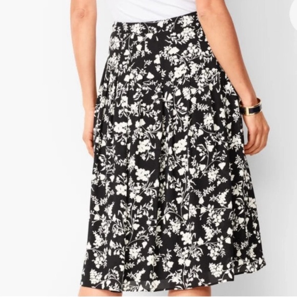 TALBOTS FLORAL PLEATED MIDI SKIRT Size 14 - Picture 3 of 10